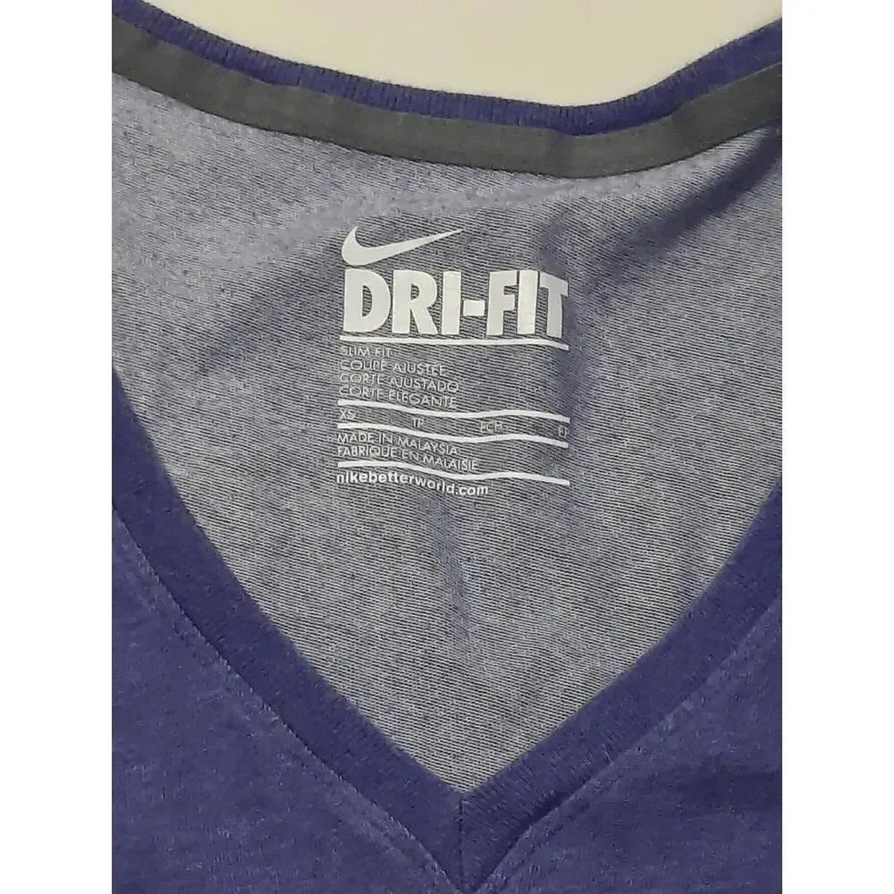 Nike Women's V-Neck T Shirt Long Sleeve Purple Size XS Dri Fit - Picture 2 of 4